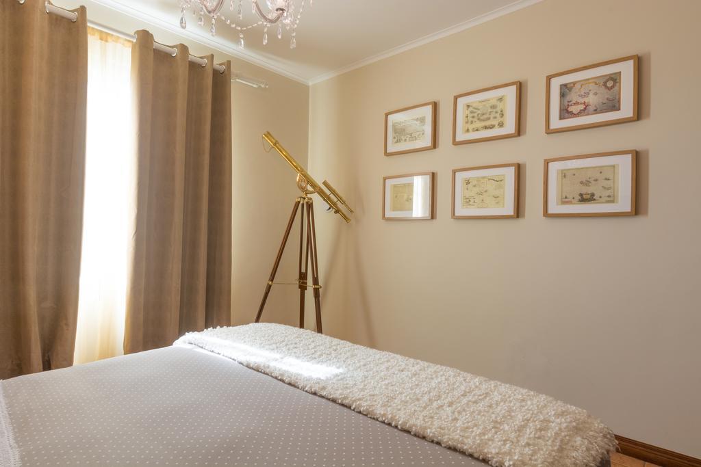 Azor Apartament *