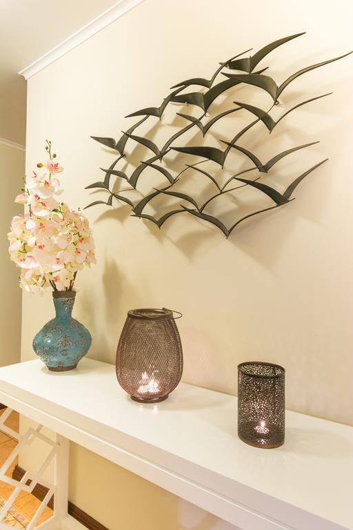Azor Apartment *